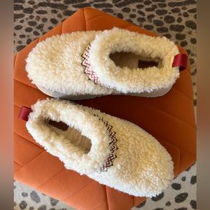 UGG TAZZ SLIPPERS